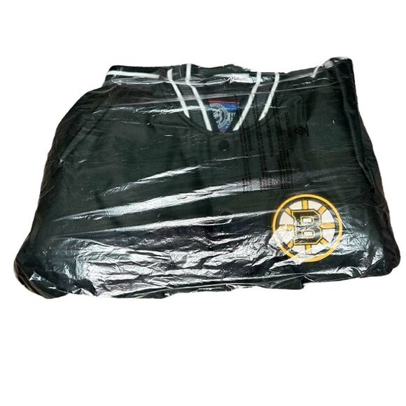 Boston Bruins Jacket in Black - Picture 9 of 11